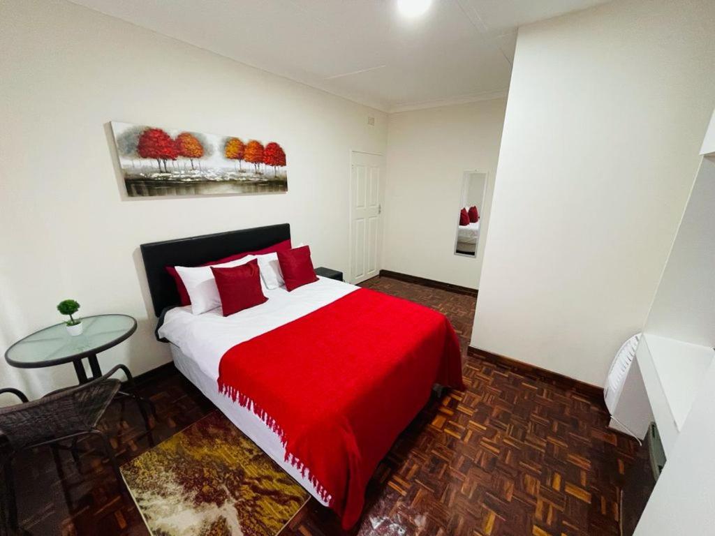 Ithonsi Guesthouse And Spa Kempton Park Exteriör bild